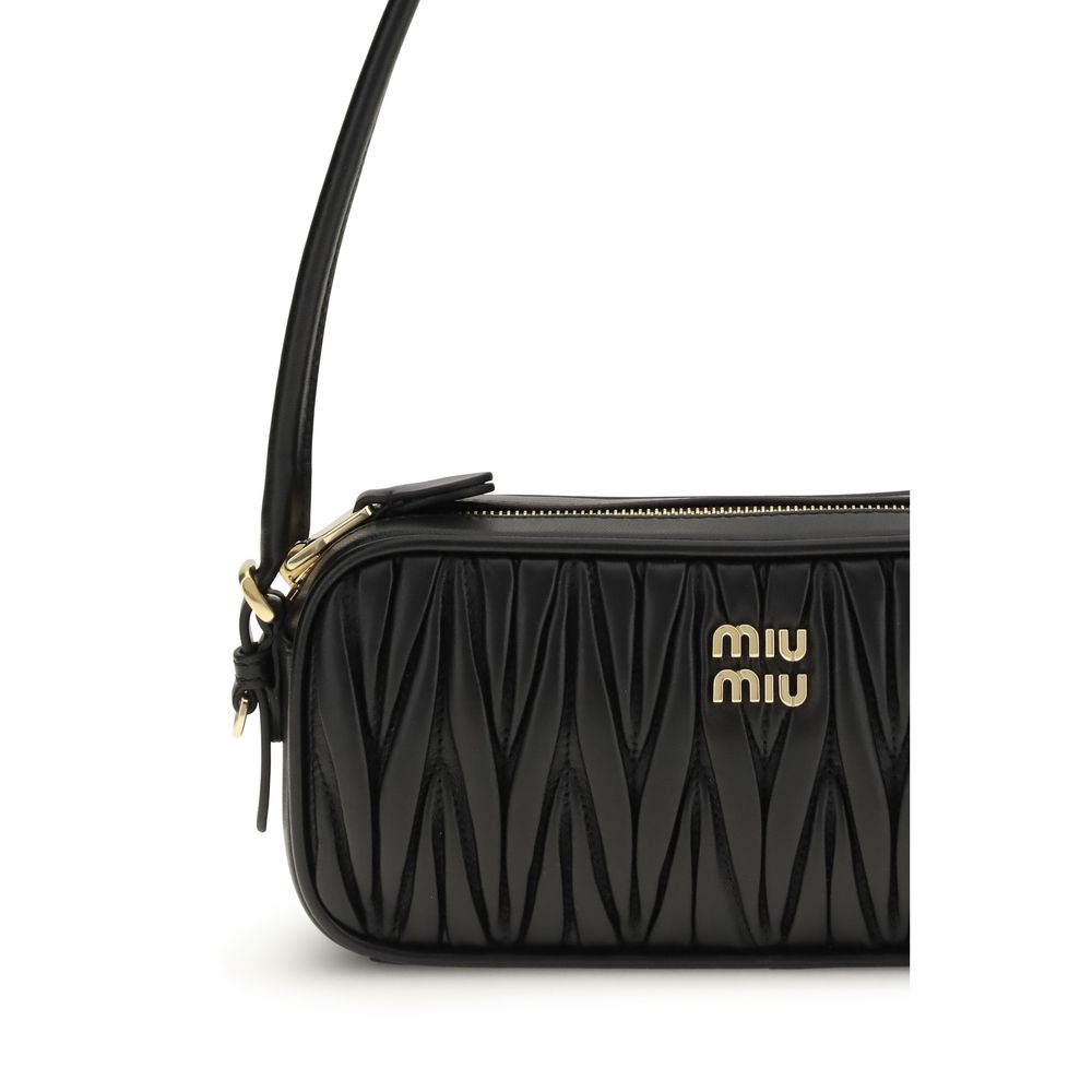 Miu Miu — Sac porté épaule noir en cuir matelassé