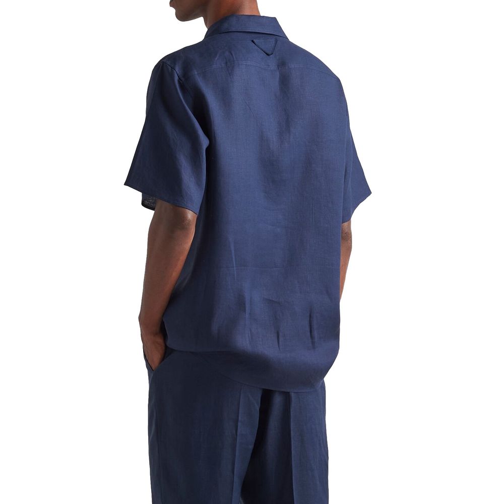 Prada — Chemise en lin bleu à manches courtes avec col cubain