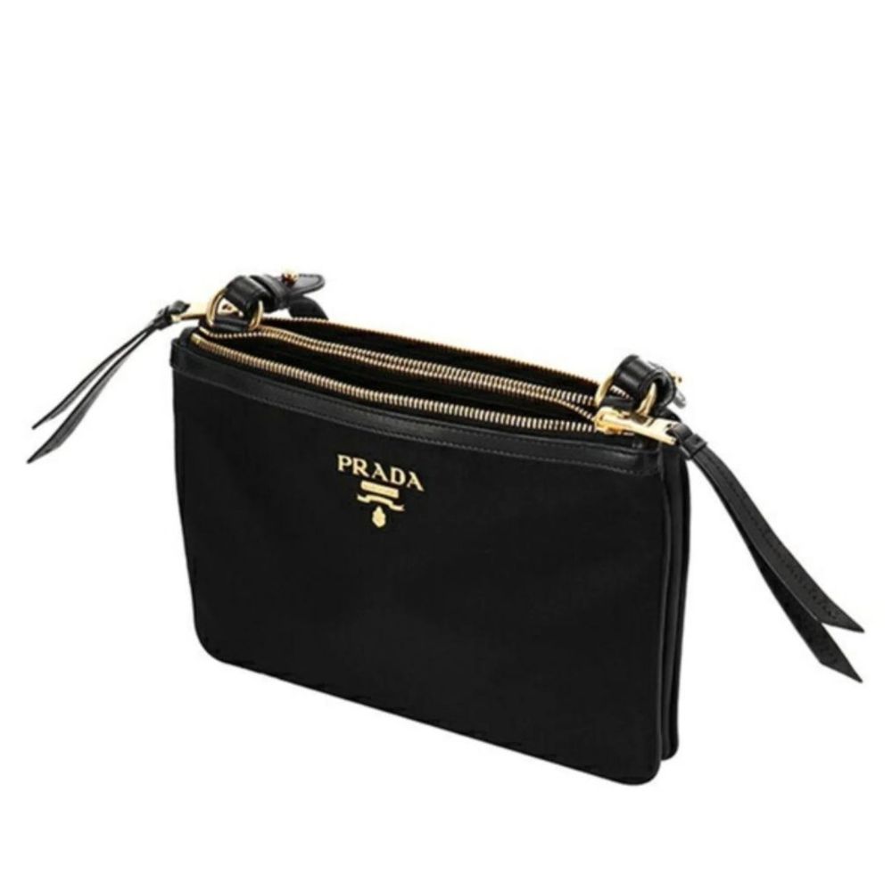 Prada – Sac porté épaule en nylon avec logo doré