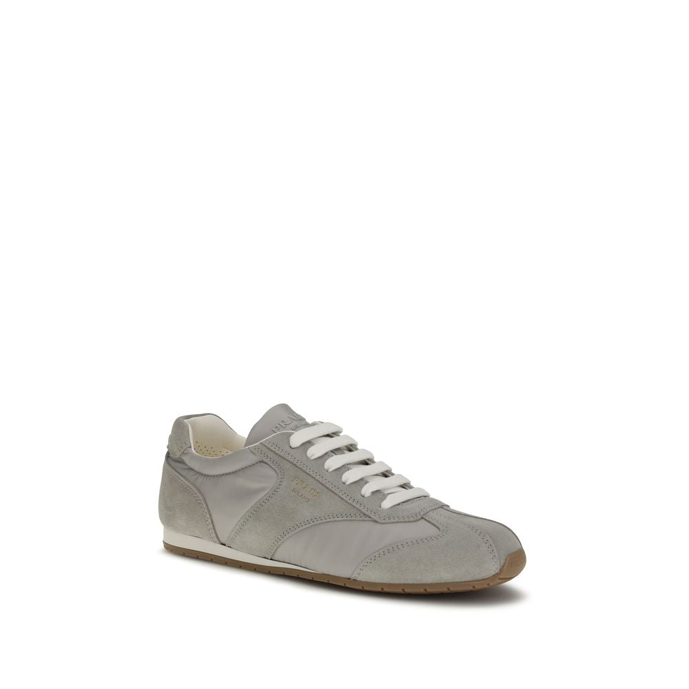 Prada — Sneakers basses bi-matière en cuir gris