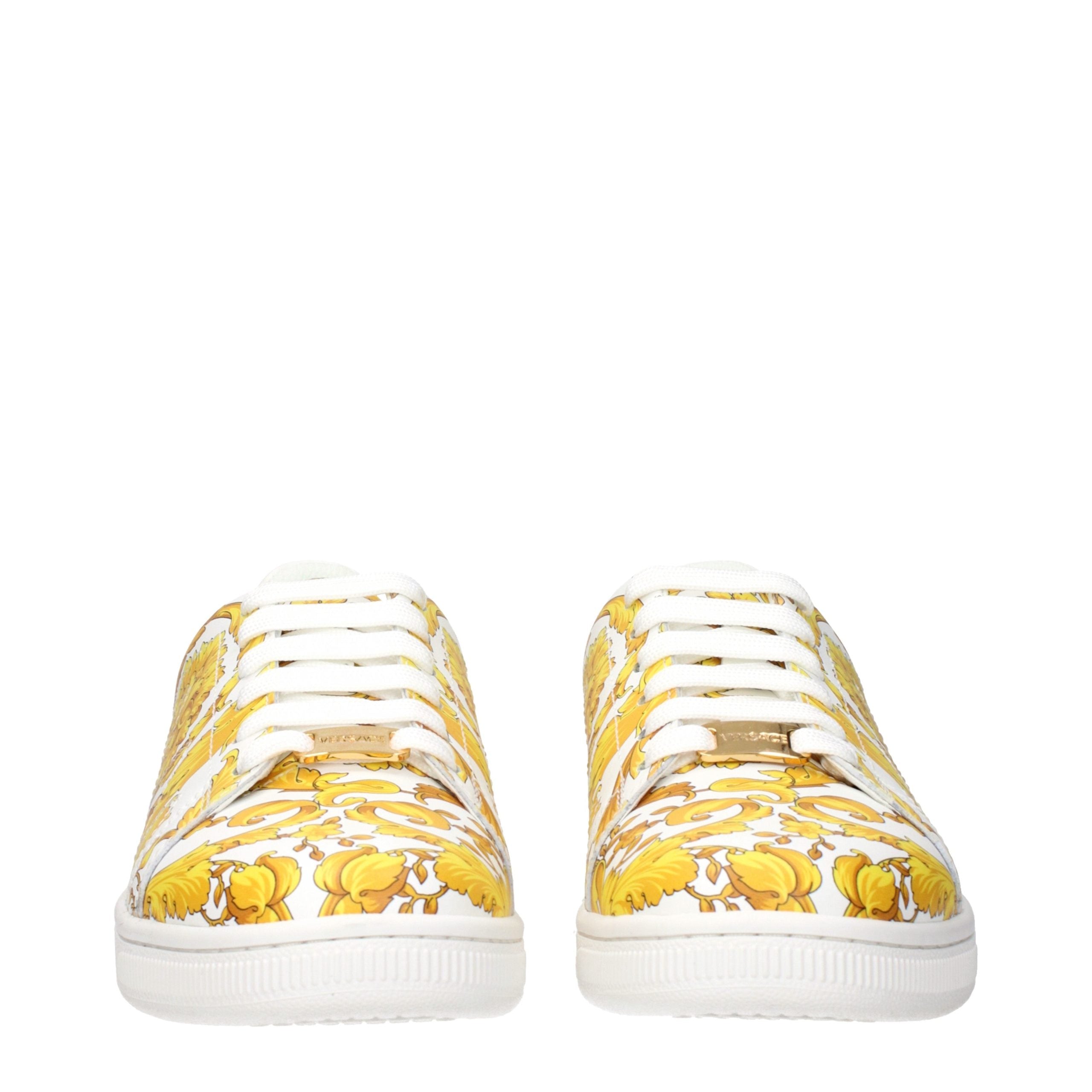 Versace – Sneakers en cuir blanc avec détails signature