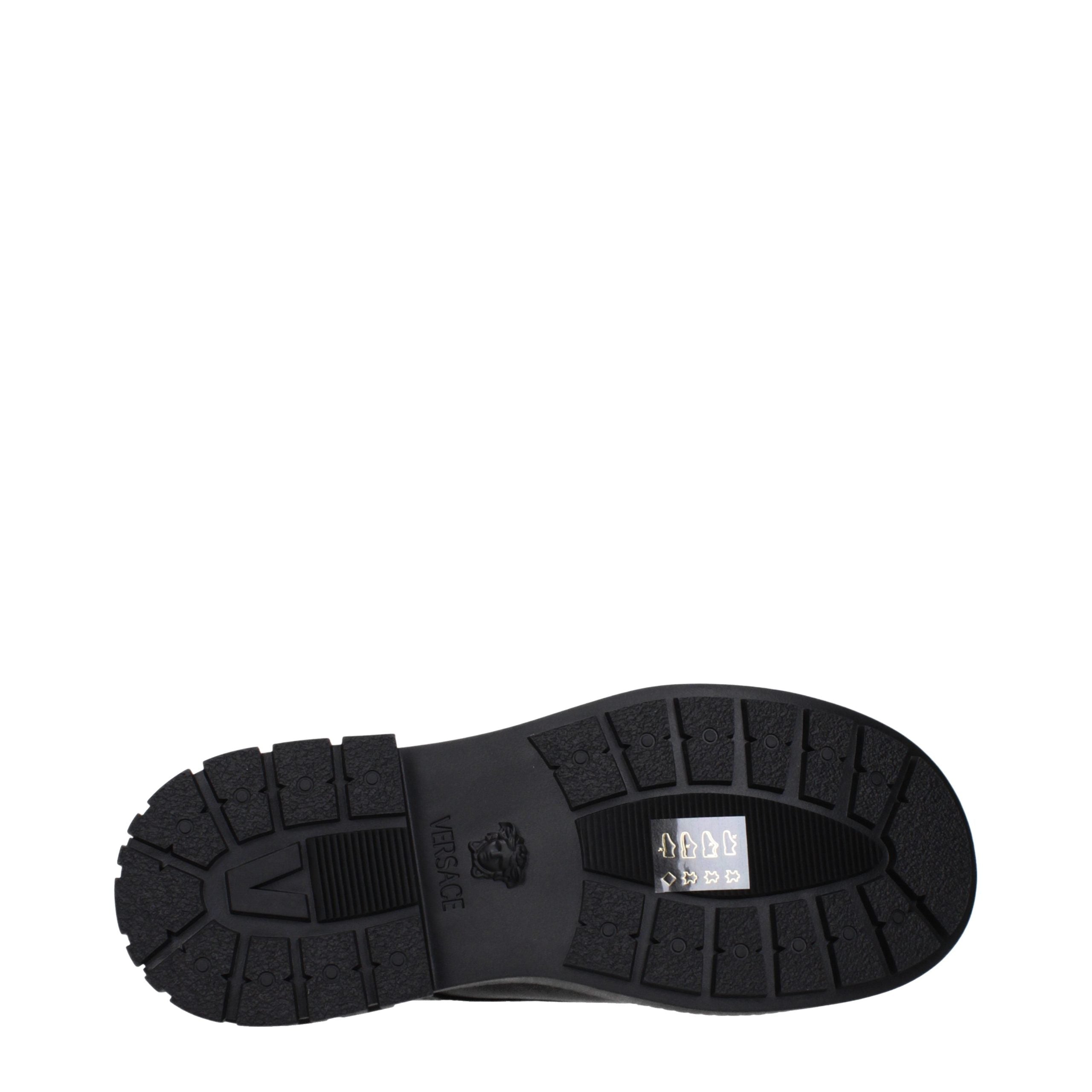 Versace – Chaussures lace-up et monkstrap en cuir noir