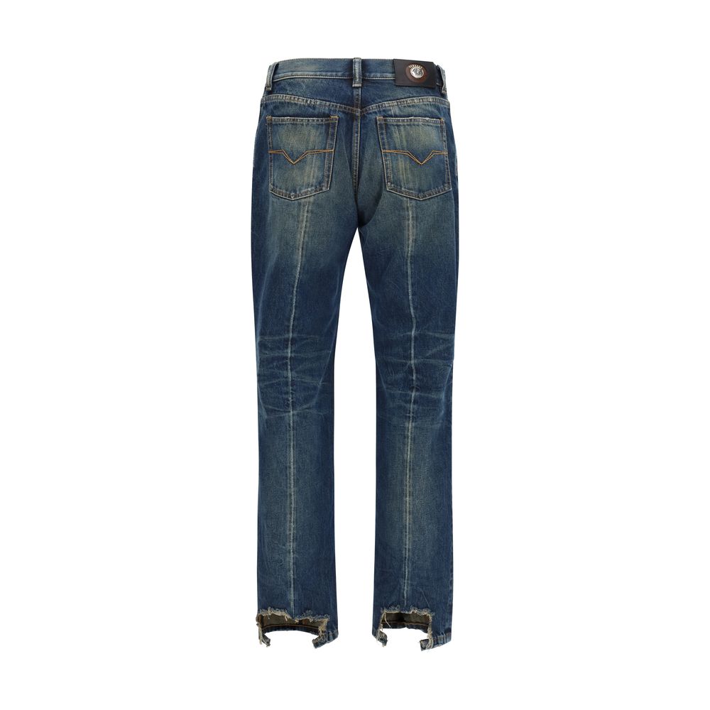 Versace – Jean droit en denim stonewashed avec détail Medusa 3D