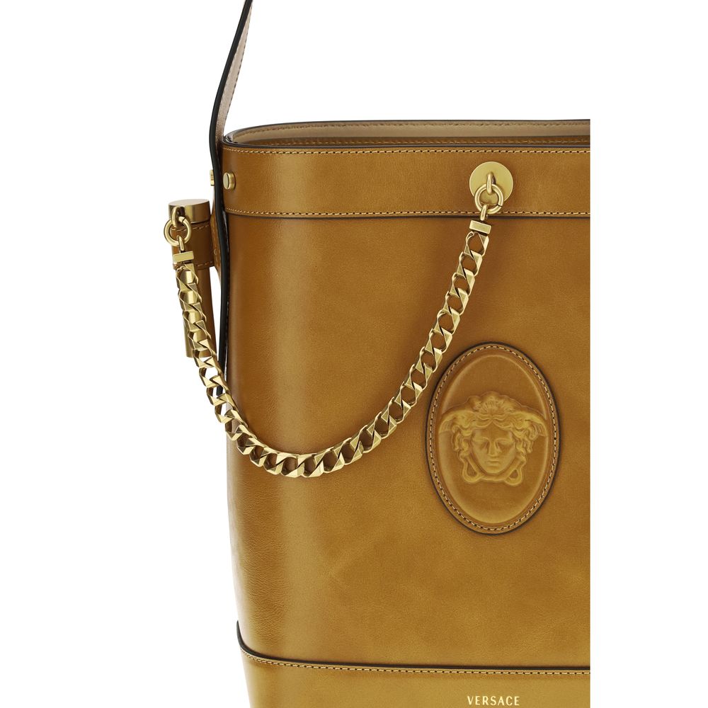 Versace – Sac seau Pivot Small en cuir avec Medusa Cameo