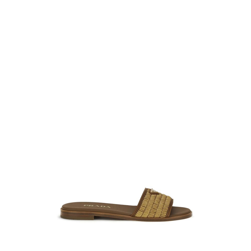 Prada – Sandales slippers en raphia avec triangle iconique