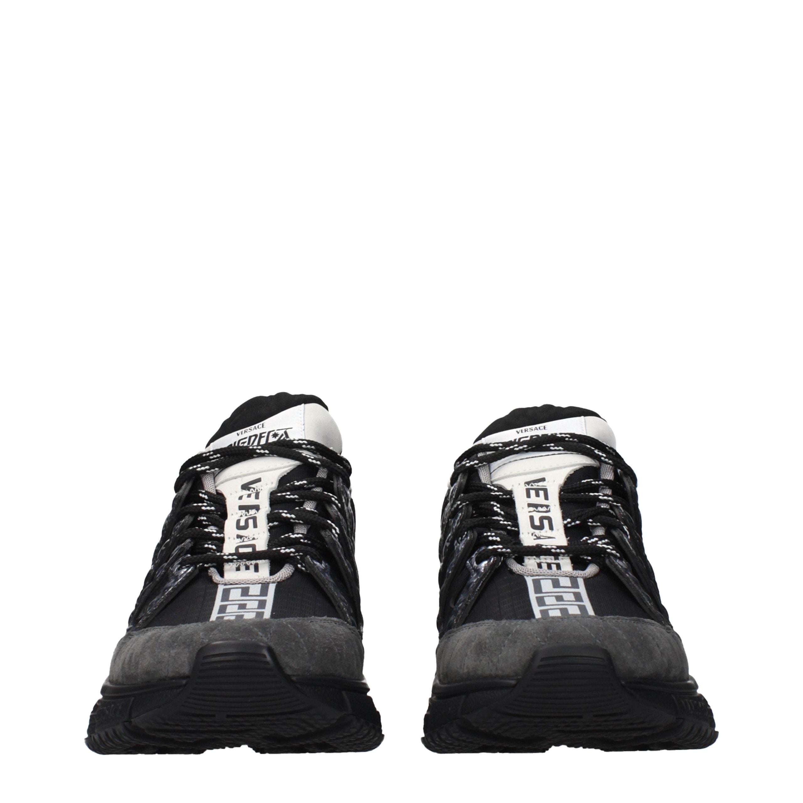 Versace – Sneakers en tissu noir avec logos signature