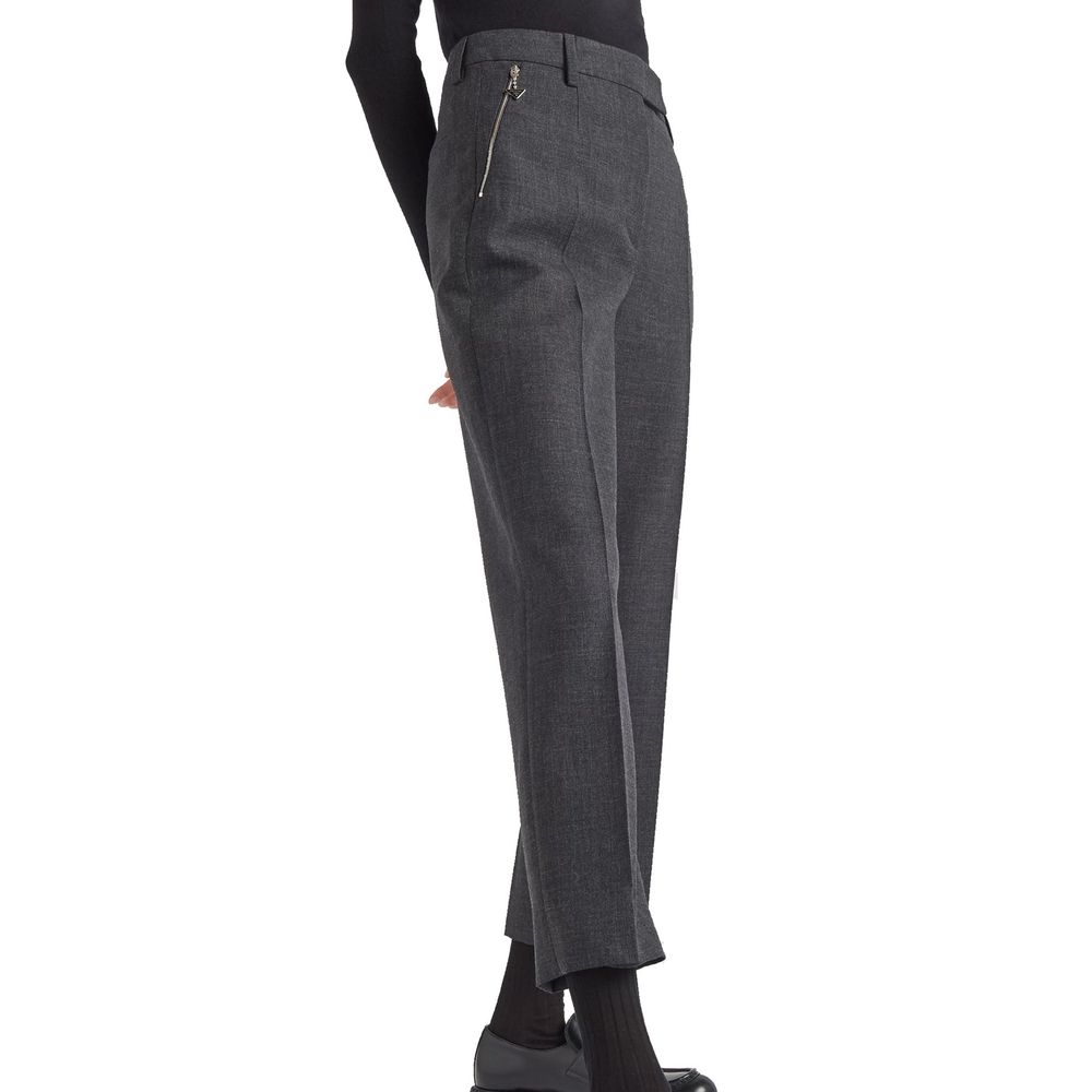 Prada – pantalon en laine vierge avec détail métal gravé