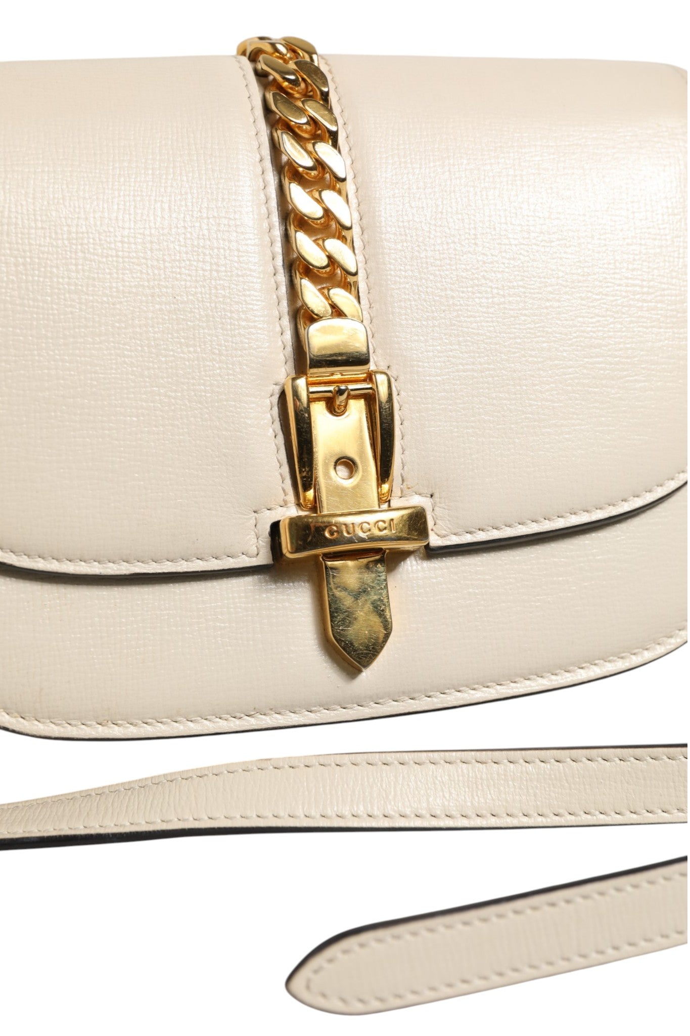 Gucci – Sac seau GG Marmont en cuir matelassé chevron