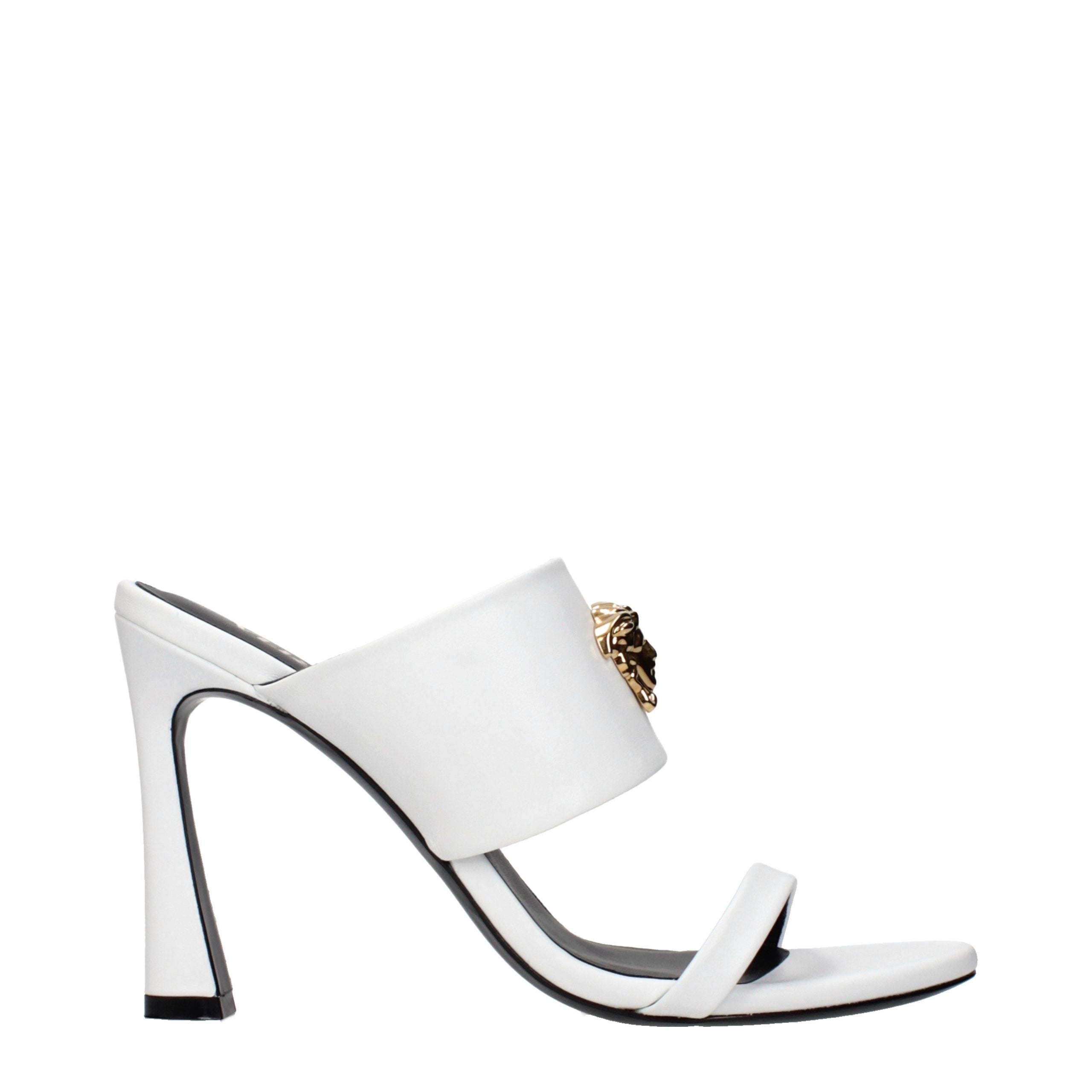 Versace – Sandales en cuir blanc avec détail frontal